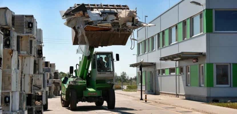 Work at the Electronic Waste Recovery Ltd. in Karcag, Hungary