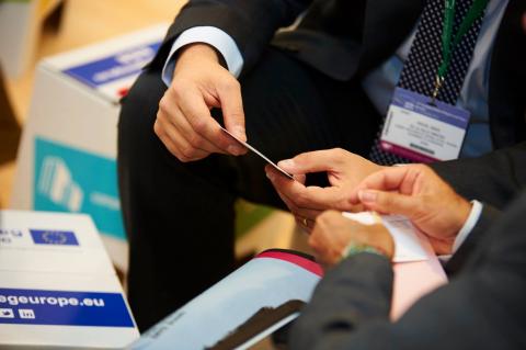 Jobs and tenders opportunity Exchange of business cards