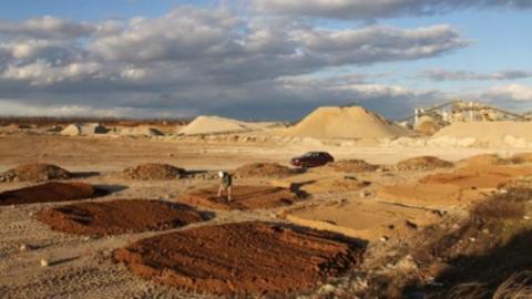 Creation in 2016 of different plots with different soil mixes in the Ménudelle quarry, south-east France) (@Chenot, IMBE).