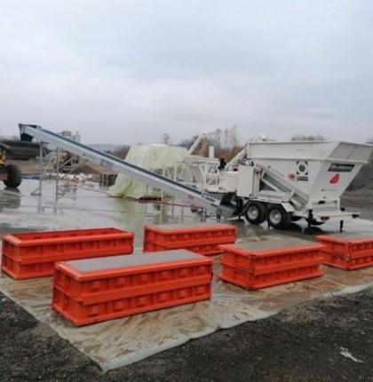 Preparation of "green concrete" building blocks