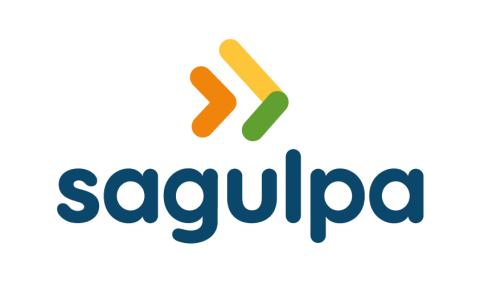 The word "sagulpa" is written in blue color and lower case. On top of it there are to symbols like ">>", the first one in orange, the second one in colors yellow (upper half) and green (lower half). 