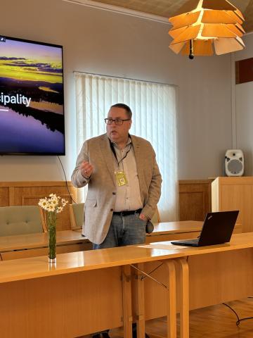 Mayor of Överkalix Municipality addresses the delegates 