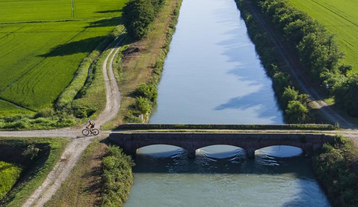 Cycling along ovest sesia chanels