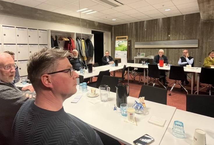 Stakeholders and municipal representatives from Frederikshavn discuss Energy Communities