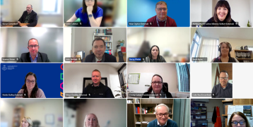 12 people in an online meeting